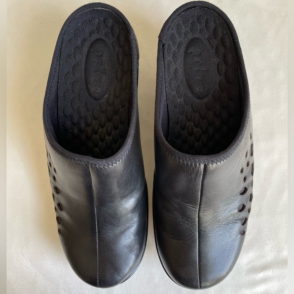 Clarks Privo Clogs - Picture 6 of 10